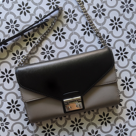 Michael Kors color block chain wallet crossbody - Picture 2 of 8